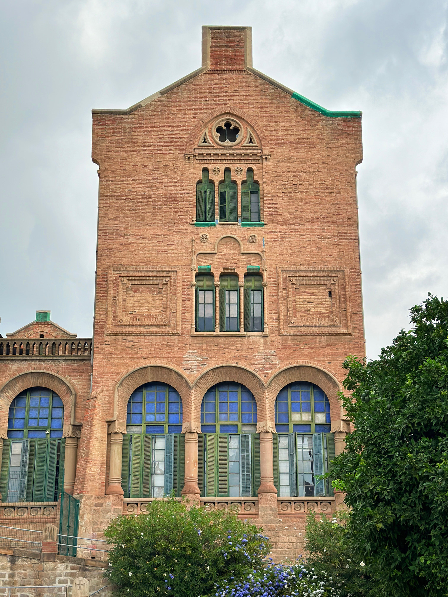 Kutsal Haç ve Aziz Pavlus Hastanesi. Fotoğraf: Lâl Dalay 