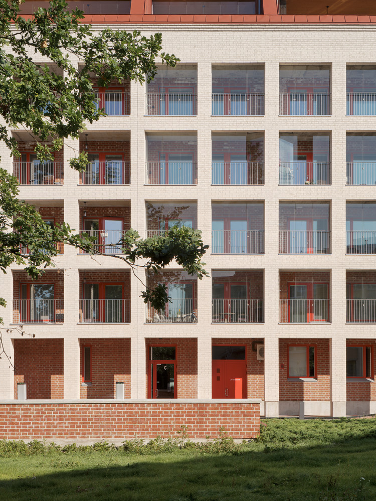 Doğal havalandırma yöntemi sayesinde mekanik havalandırma sistemine ihtiyaç kalmıyor.