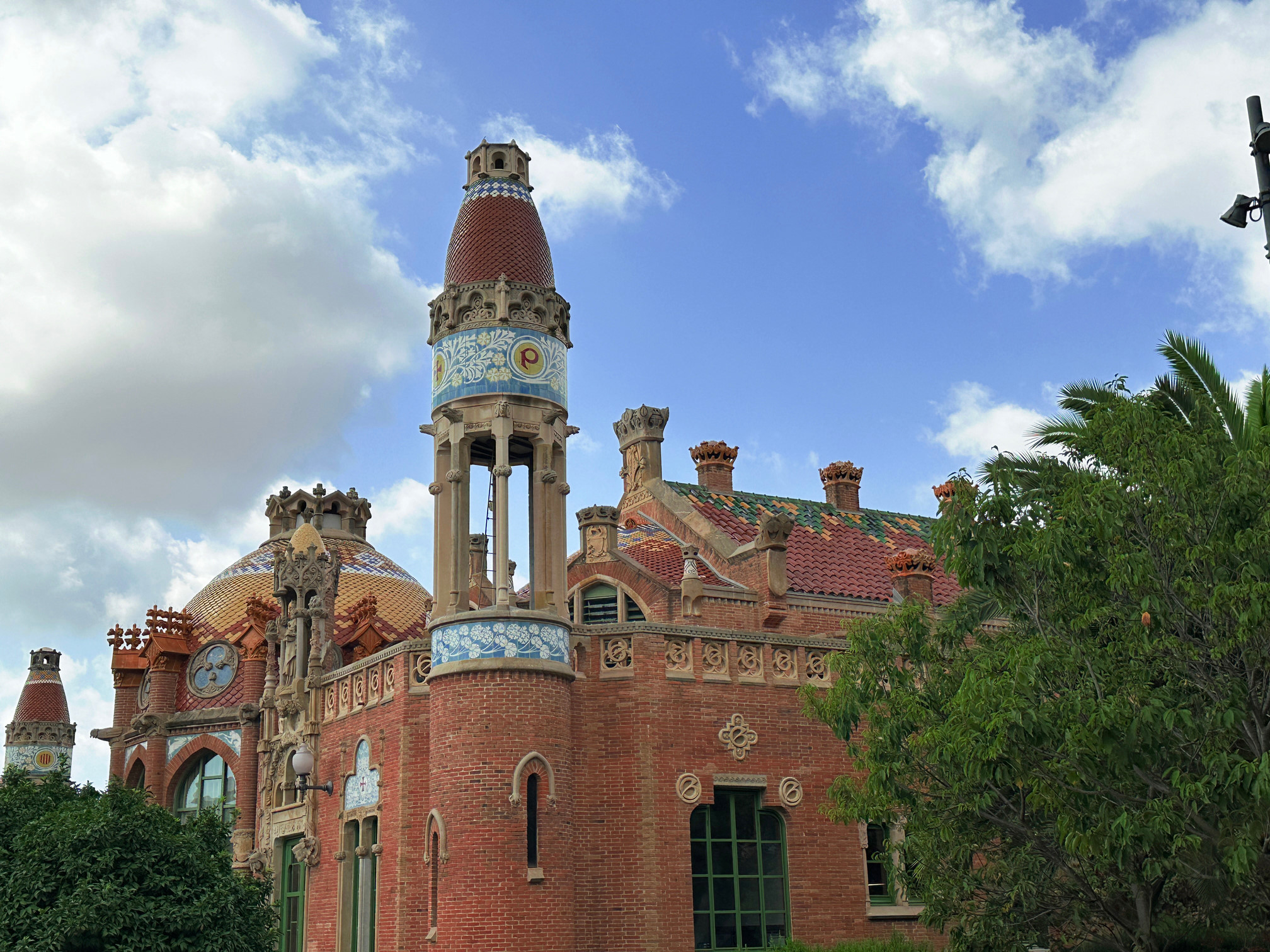 Kutsal Haç ve Aziz Pavlus Hastanesi. Fotoğraf: Lâl Dalay 