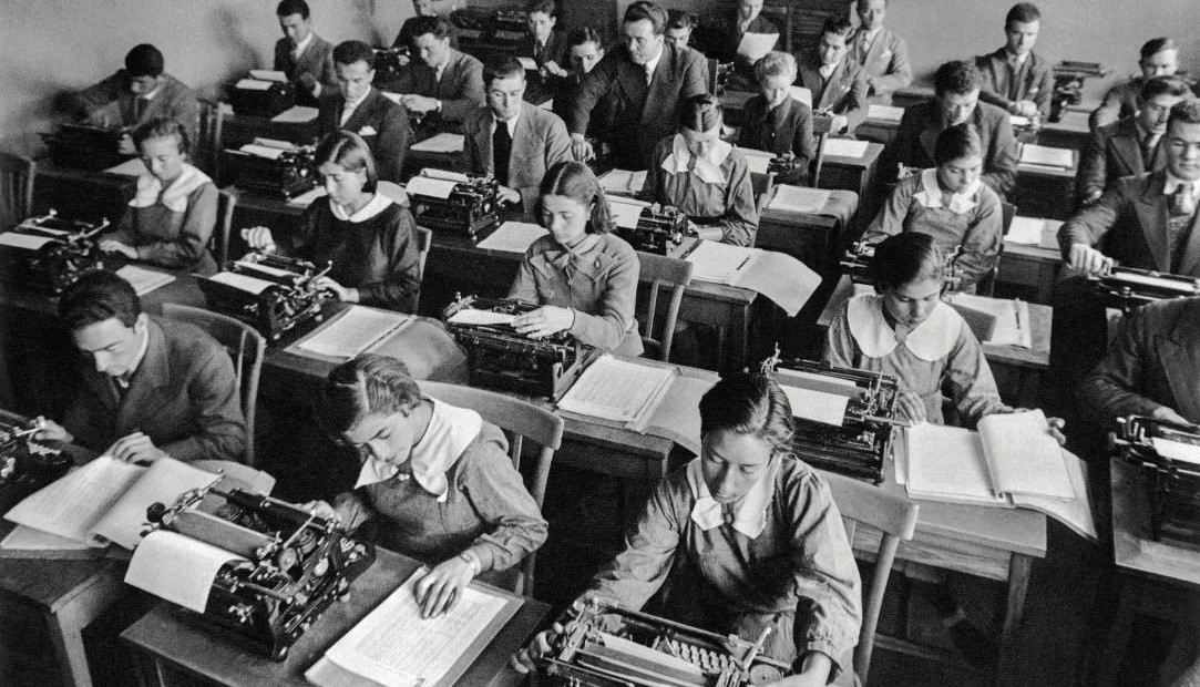 Türkiye gençlik istatistikleri bize gençleri okula ve istihdama kazandırmakta kronik sorunlar yaşandığını gösteriyor.