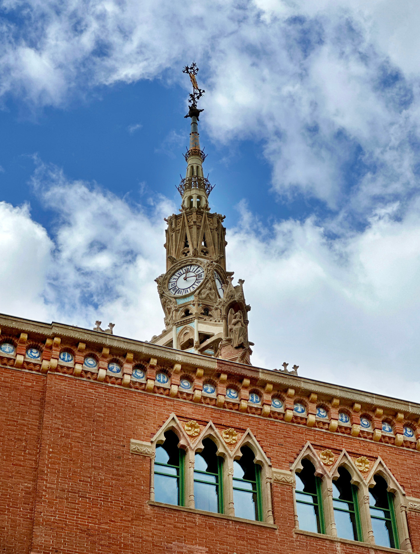 Kutsal Haç ve Aziz Pavlus Hastanesi. Fotoğraf: Lâl Dalay 