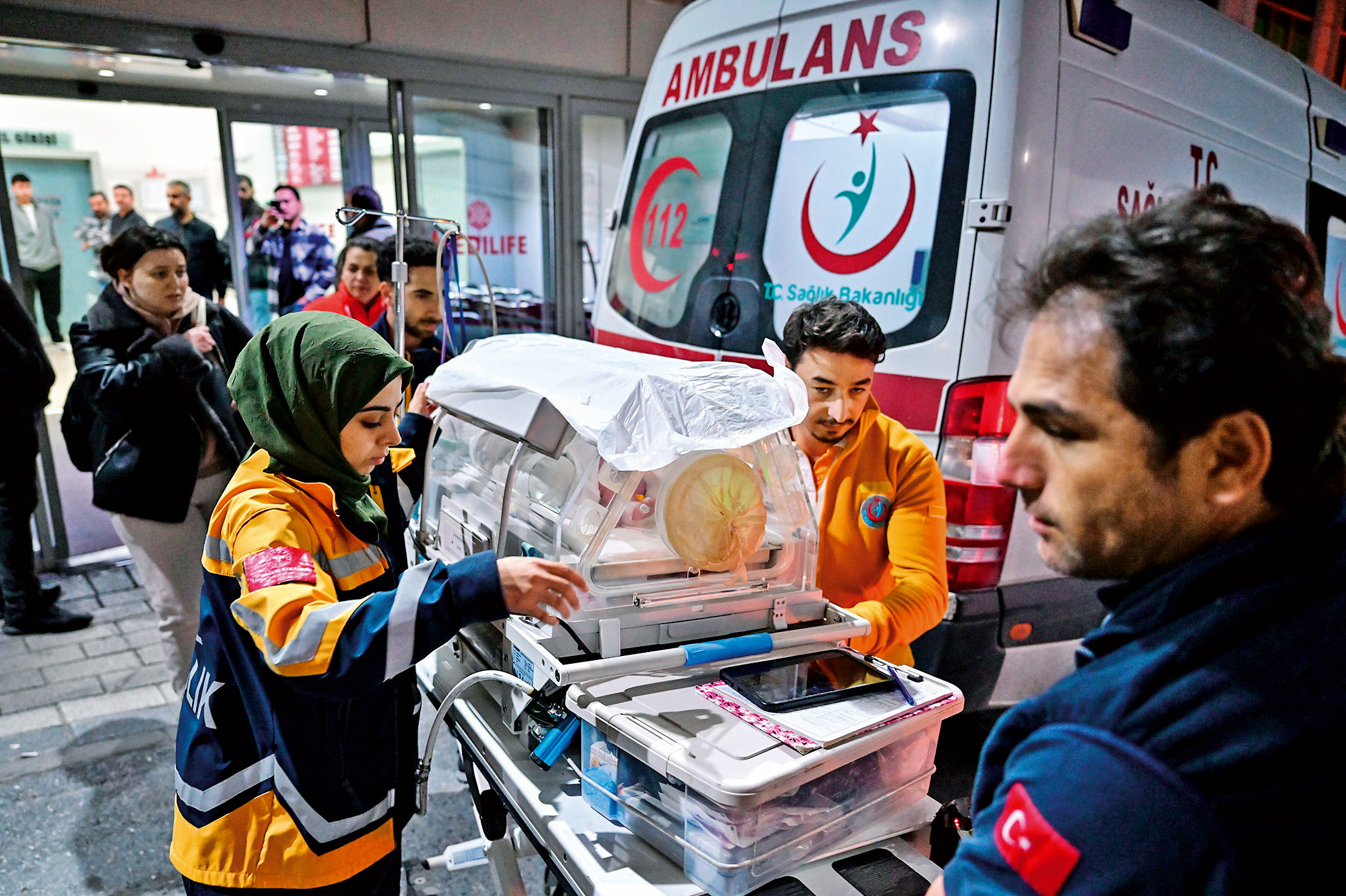 Çetenin en alt kademeleri için özellikle 'para' bir motivasyon kaynağı olabilir. Ancak örgütün tepe noktasına çıktıkça paradan ziyade başka şeyler de aranmalı. 