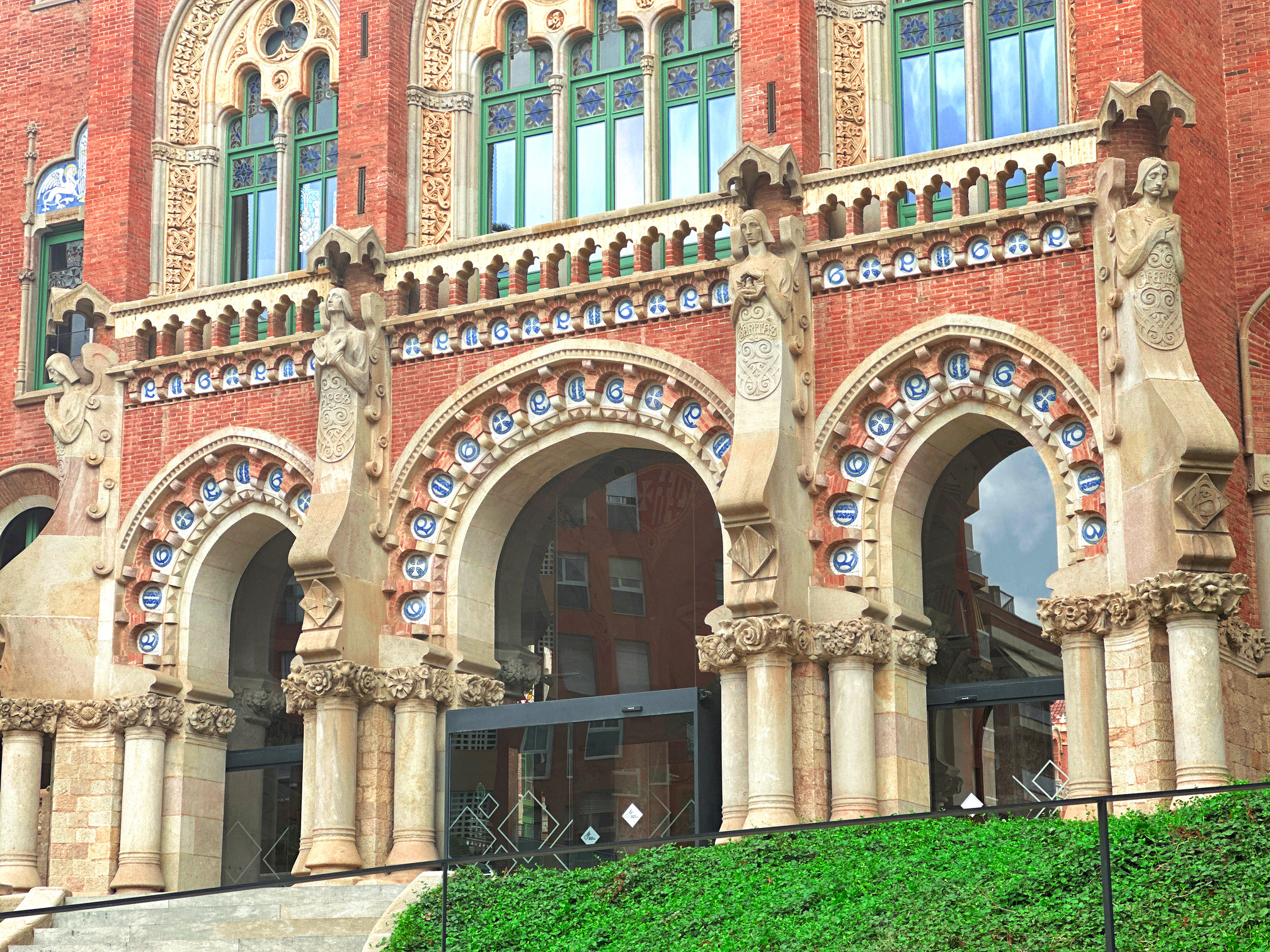 Kutsal Haç ve Aziz Pavlus Hastanesi. Fotoğraf: Lâl Dalay 