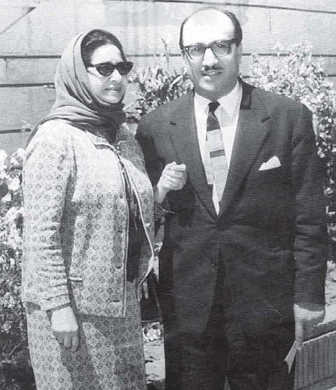 1954'te Dr. Hasan Seyyid Hafnâvî ile kâğıt üzerinde evlilik yapan Ümmü Gülsüm, ölümüne kadar evli kalmıştı.