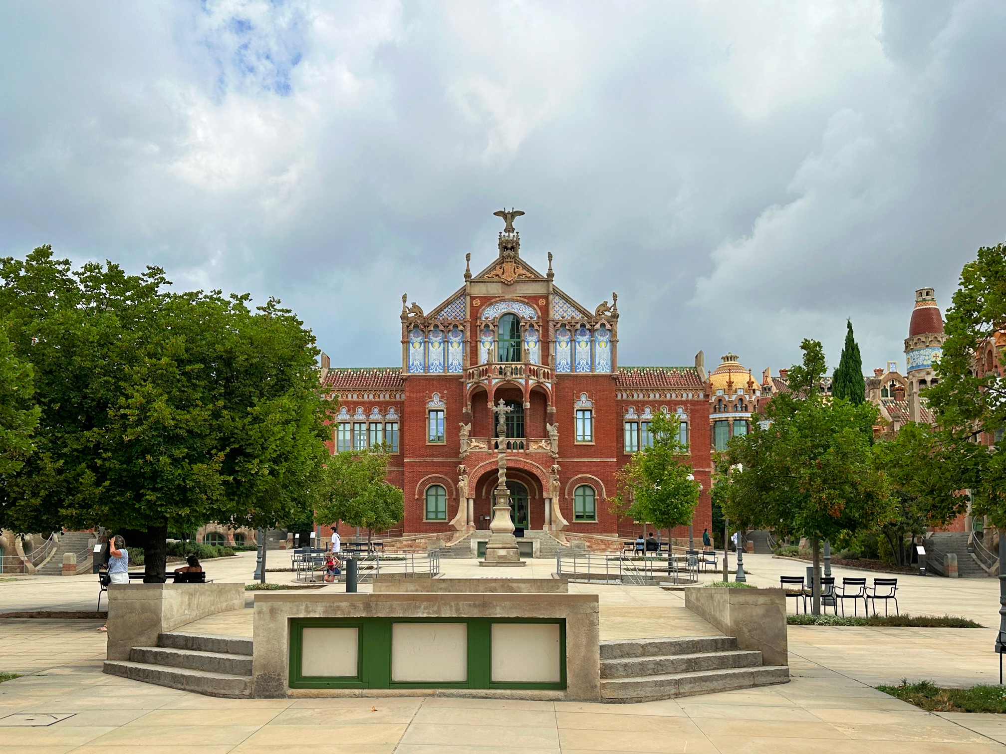 Kutsal Haç ve Aziz Pavlus Hastanesi. Fotoğraf: Lâl Dalay 